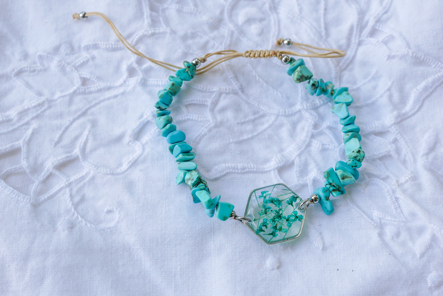 Turquoise Beaded Queen Anne’s Lace Adjustable Bracelet – Real Pressed Flower Botanical Jewelry