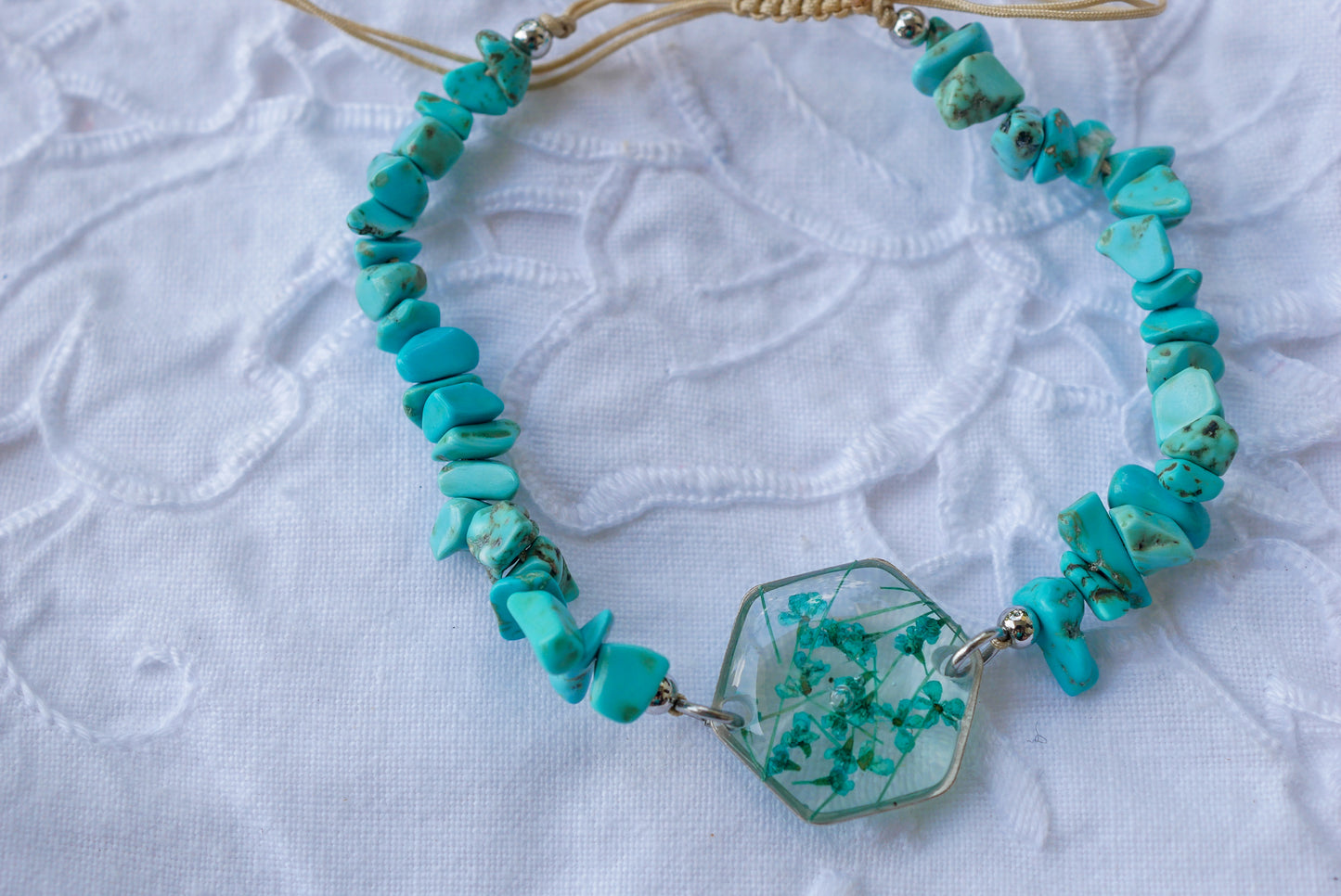 Turquoise Beaded Queen Anne’s Lace Adjustable Bracelet – Real Pressed Flower Botanical Jewelry