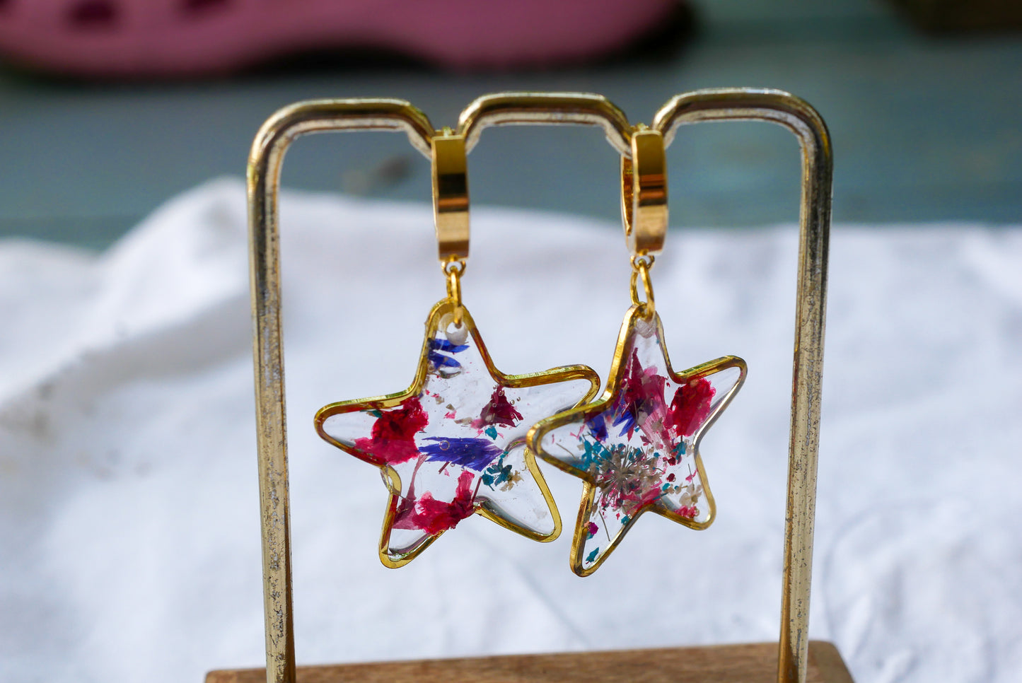 Red, White & Blue Flower Confetti Star Huggie Earrings – Gold Stainless Steel Patriotic Floral Earrings