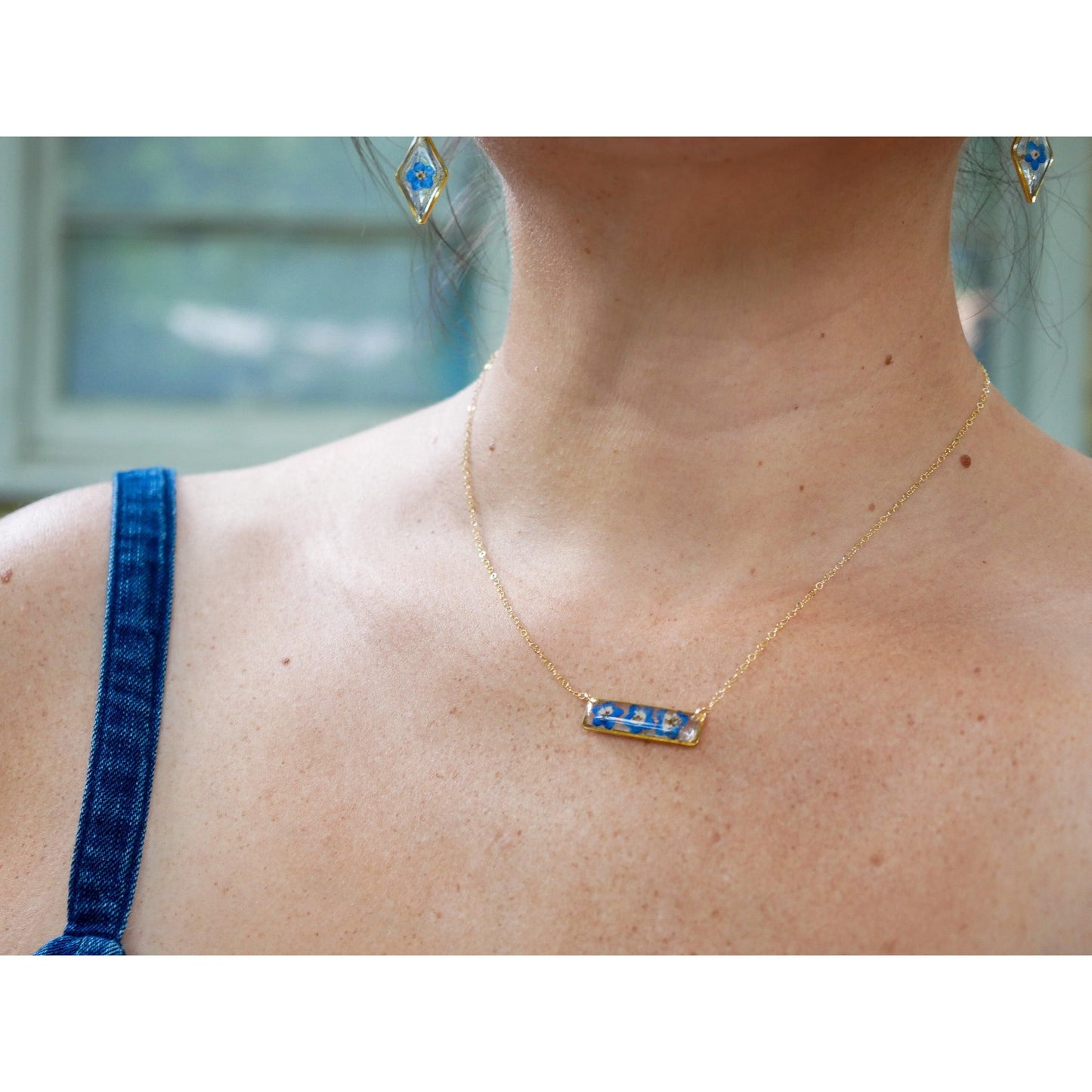 Forget me not horizontal bar necklace