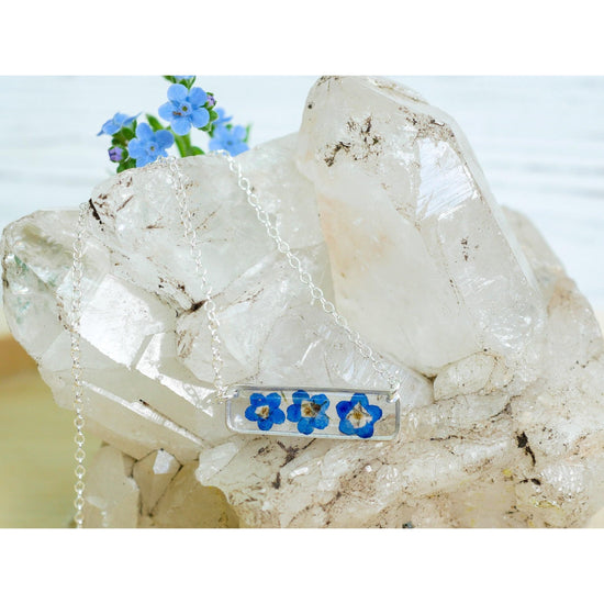 Forget me not horizontal bar necklace