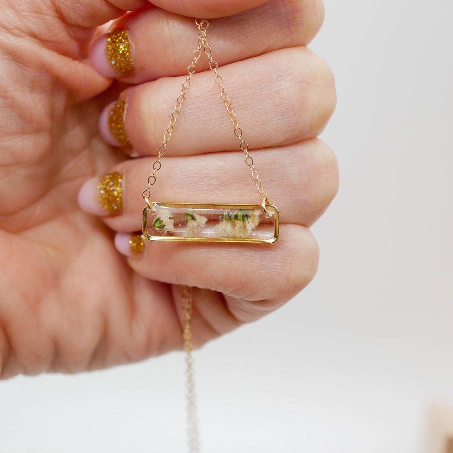 Horizontal Baby's breath bar necklace