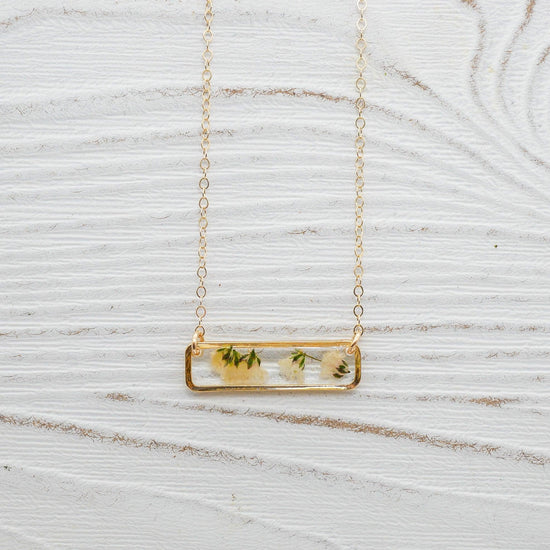 Horizontal Baby's breath bar necklace