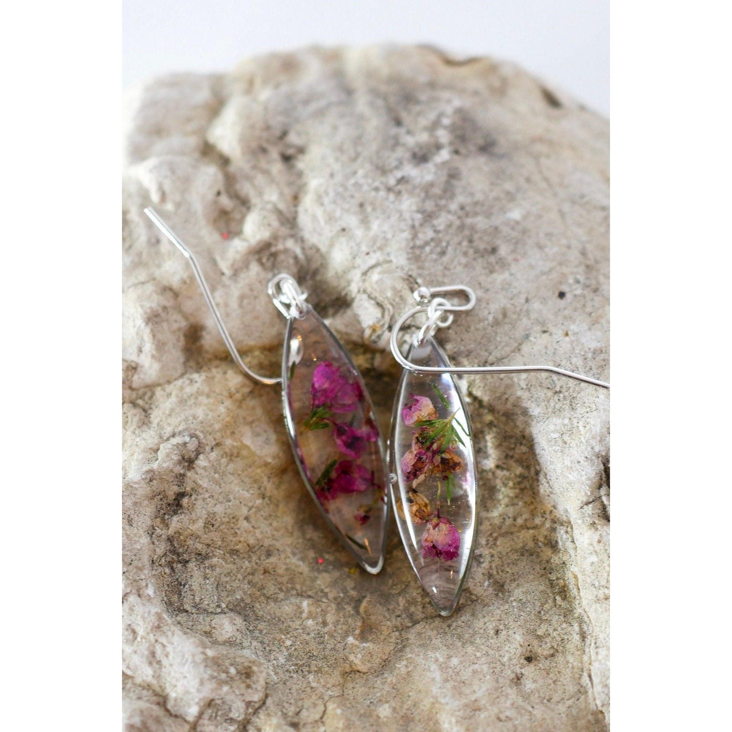 Pressed Heather ellipse earrings, real flower dangles, dainty terrarium earrings, herbarium earrings, woodland bridal