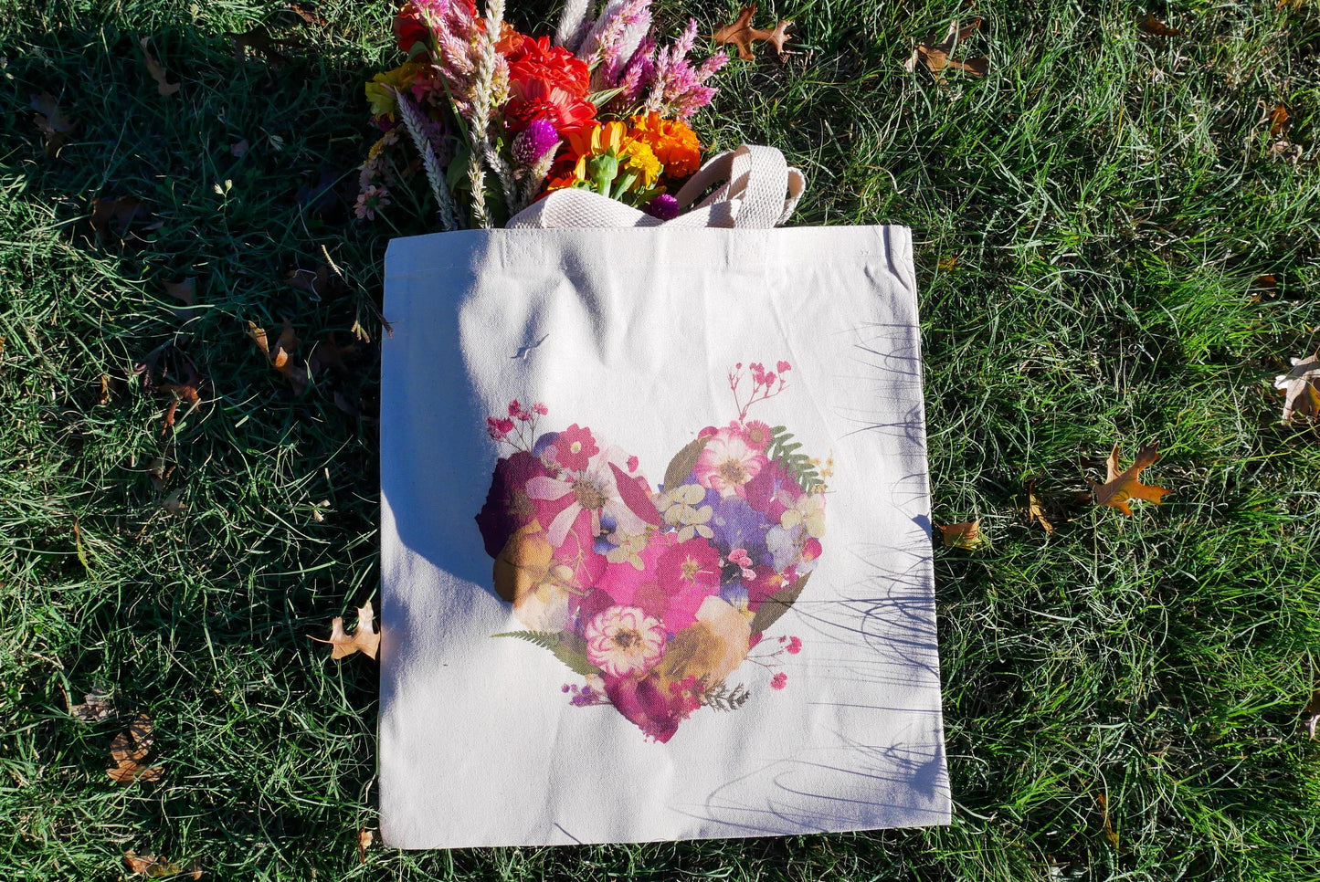 Pressed Flower heart Tote Bag | romantic nature botanical reusable bag