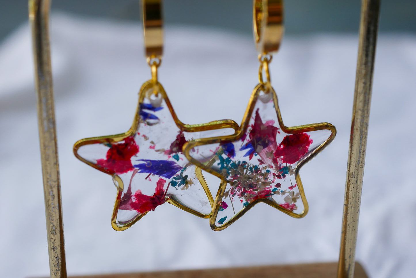Red, White & Blue Flower Confetti Star Huggie Earrings – Gold Stainless Steel Patriotic Floral Earrings