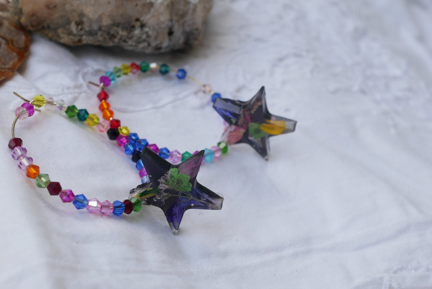Rainbow Pressed Flower Black Star Hoop Earrings – 30mm Beaded Statement Hoops