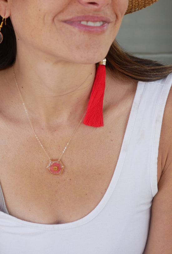 Pressed flower jewelry, pressed red fleabane necklace, preserved nature necklace, pressed flower jewelry, real flower jewelry