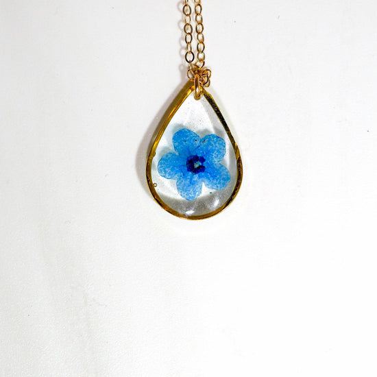 Forget me not teardrop necklace, dainty botanical jewelry, Memorial jewelry, Something blue brides charm, Real flower terrarium