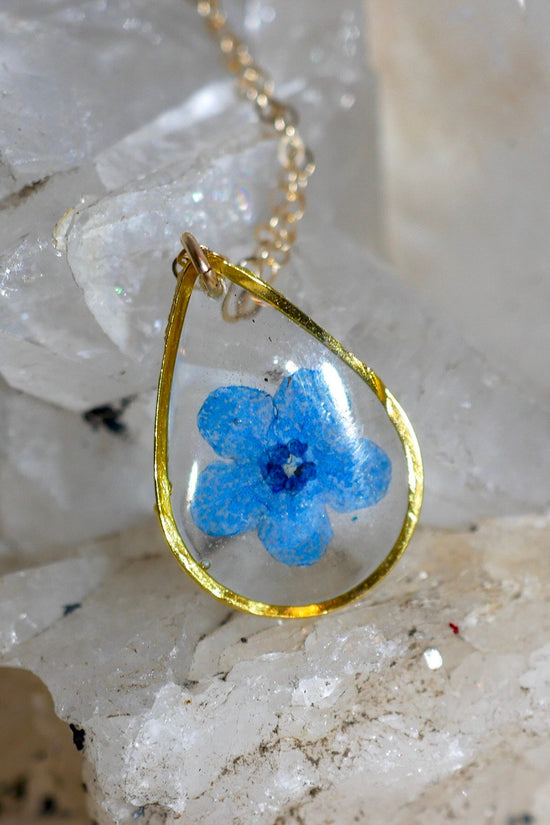 Forget me not teardrop necklace, dainty botanical jewelry, Memorial jewelry, Something blue brides charm, Real flower terrarium