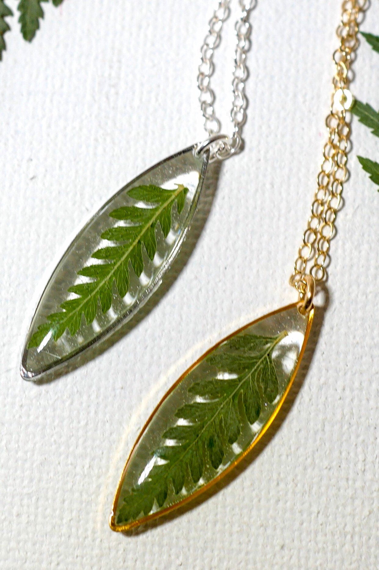Dainty pressed Fern Leaf Necklace, Pressed fern jewelry, ellipse necklace, nature gift, terrarium necklace