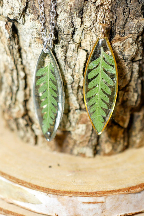 Dainty pressed Fern Leaf Necklace, Pressed fern jewelry, ellipse necklace, nature gift, terrarium necklace