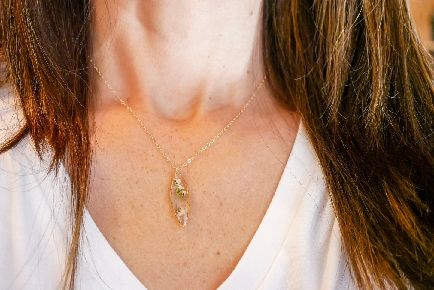 Dainty Real Babys Breath ellipse necklace, pressed flower jewelry, Real babys breath, Wedding flower necklace, bridal jewelry