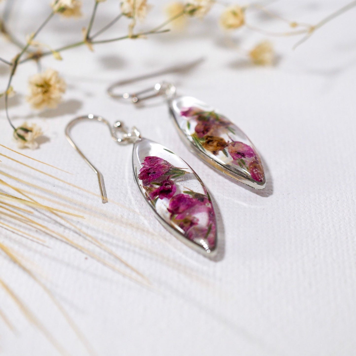 Pressed Heather ellipse earrings, real flower dangles, dainty terrarium earrings, herbarium earrings, woodland bridal, botanical jewelry