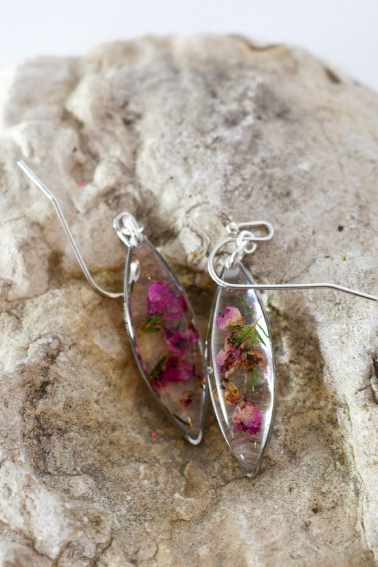 Pressed Heather ellipse earrings, real flower dangles, dainty terrarium earrings, herbarium earrings, woodland bridal, botanical jewelry