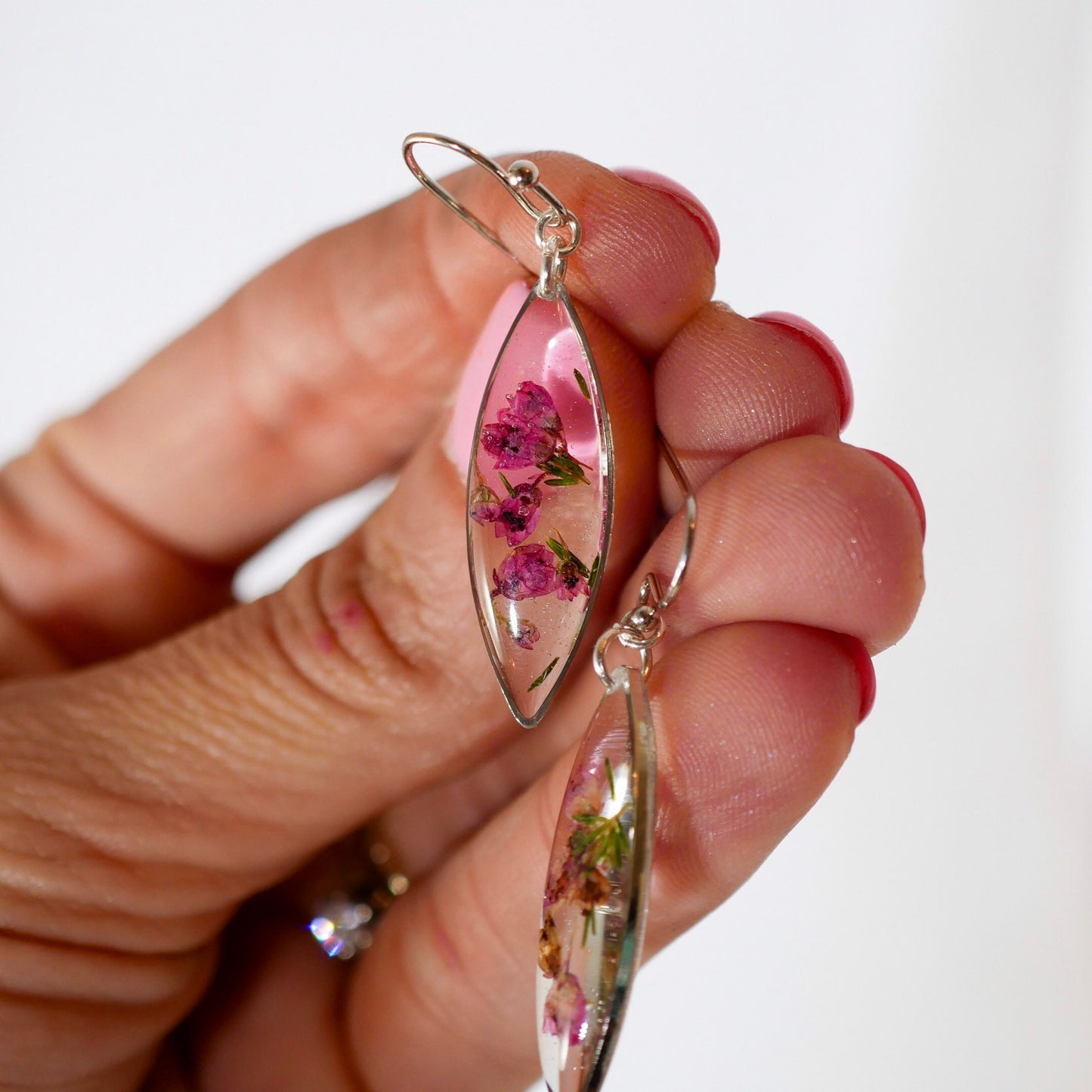 Pressed Heather ellipse earrings, real flower dangles, dainty terrarium earrings, herbarium earrings, woodland bridal, botanical jewelry