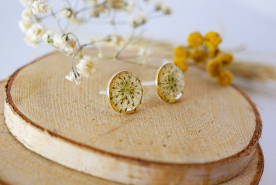 White Queen Anne's Lace stud earrings, Pressed flower jewelry, dainty flower studs, Botanical jewelry