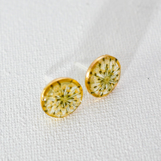 White Queen Anne's Lace stud earrings, Pressed flower jewelry, dainty flower studs, Botanical jewelry