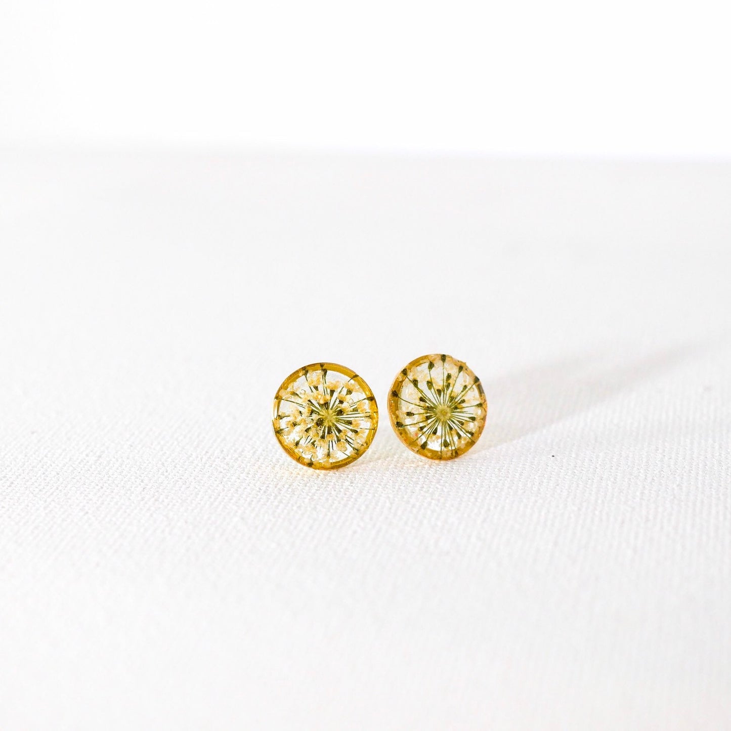 White Queen Anne's Lace stud earrings, Pressed flower jewelry, dainty flower studs, Botanical jewelry