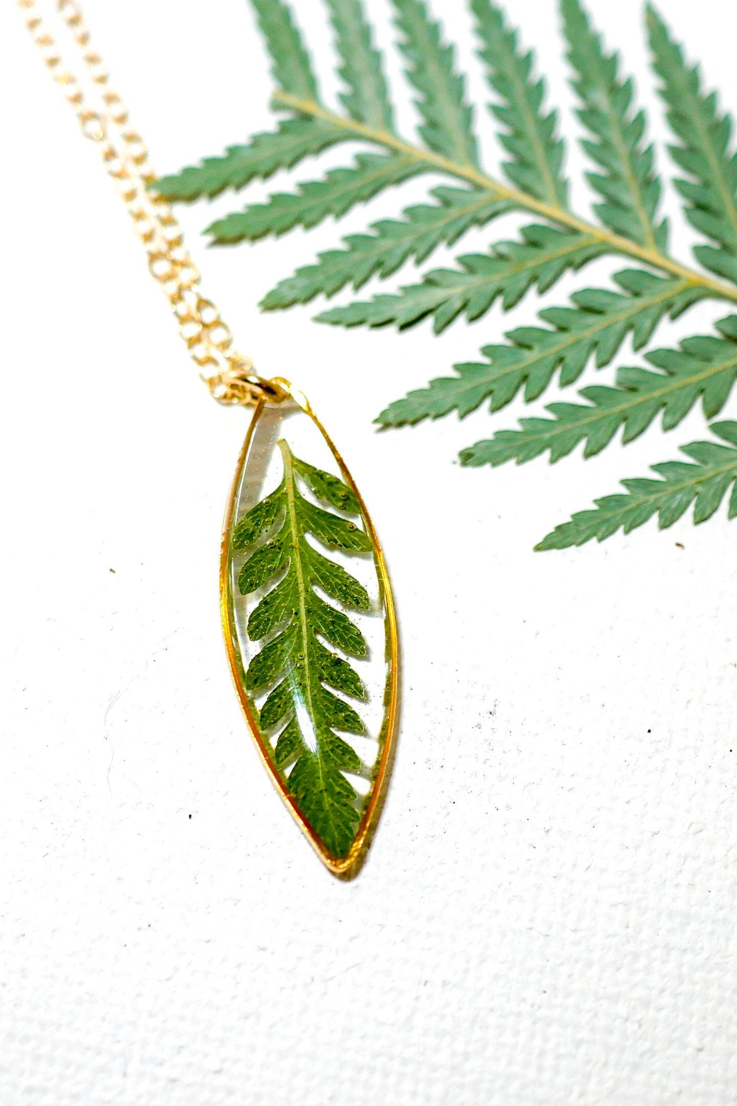 Dainty pressed Fern Leaf Necklace, Pressed fern jewelry, ellipse necklace, nature gift, terrarium necklace