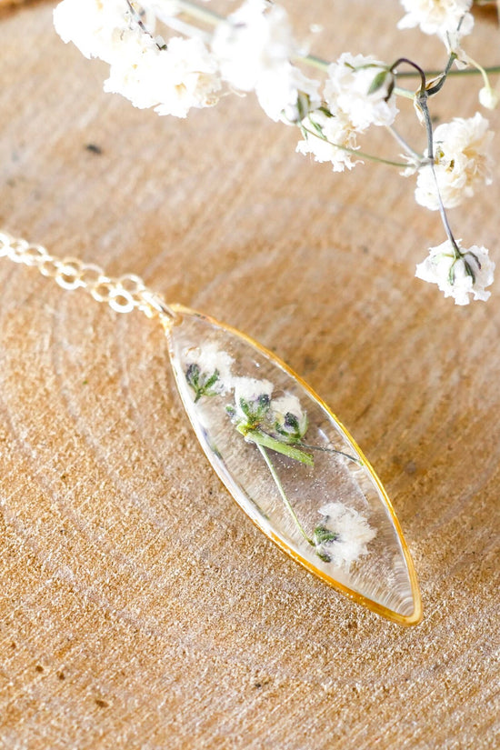 Dainty Real Babys Breath ellipse necklace, pressed flower jewelry, Real babys breath, Wedding flower necklace, bridal jewelry