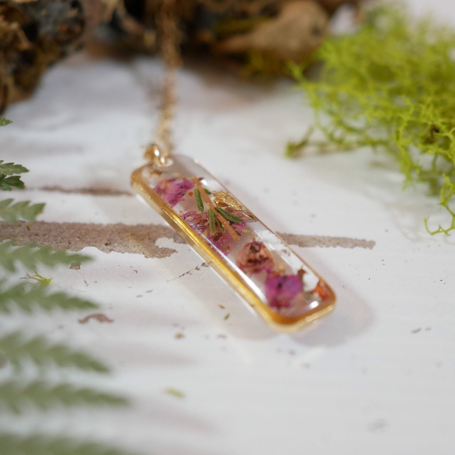 Pressed heather Bar necklace, dainty gold vertical Bar necklace, real flowers jewelry, Pressed flower botanical necklace