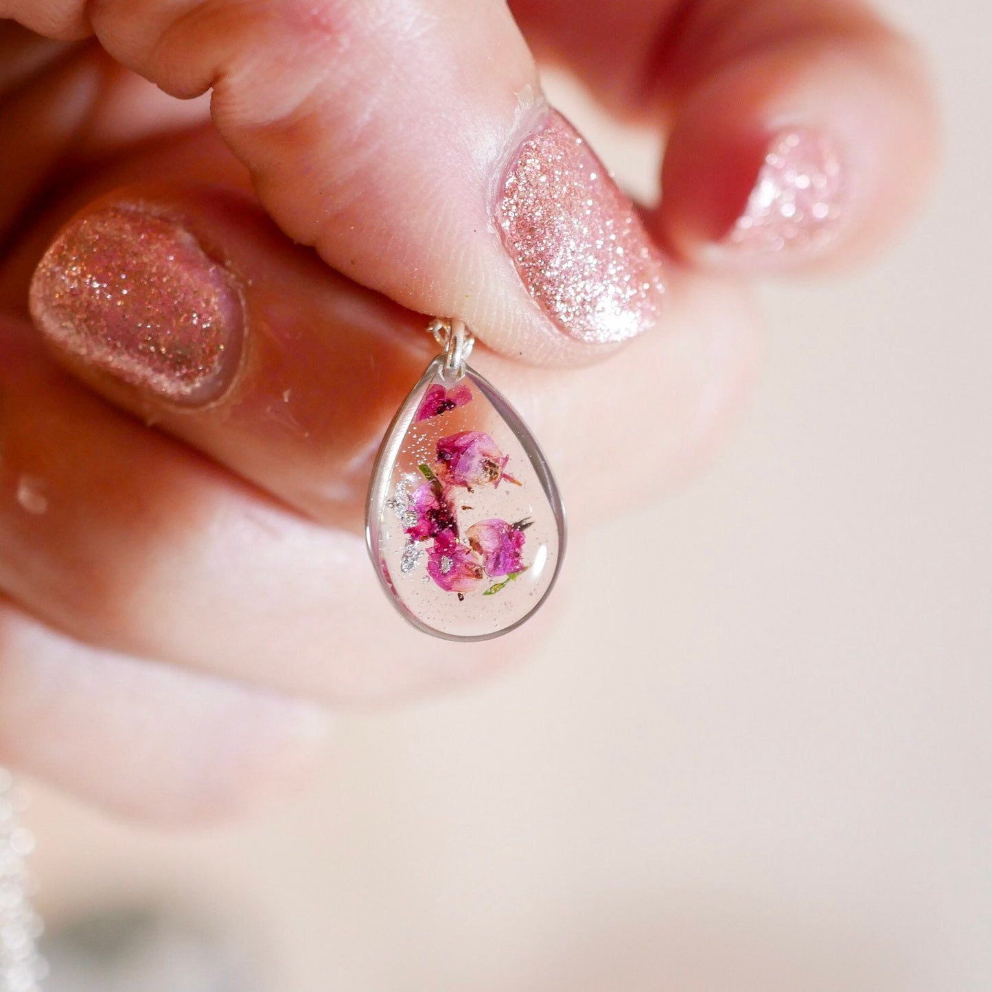 Tiny heather Teardrop Necklace, Botanical necklace, Pressed flowers jewelry, Dainty real flower necklace