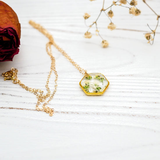 Tiny Babys Breath hexagon Necklace, Real flowers necklace, Pressed flower jewelry, Bridal flower necklace, Terrarium jewelry