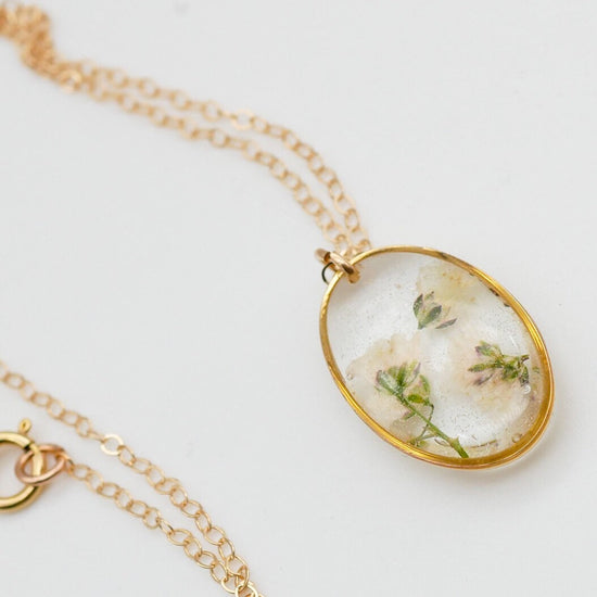 Tiny Oval baby’s breath Necklace, Real flower jewelry, Pressed flower necklace, Tiny terrarium jewelry, Garden gift, botanical necklace