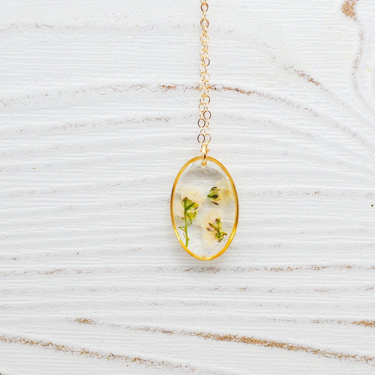Tiny Oval baby’s breath Necklace, Real flower jewelry, Pressed flower necklace, Tiny terrarium jewelry, Garden gift, botanical necklace