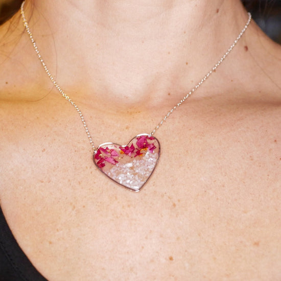 Real rose petal heart necklace, Freshwater pearl necklace, Pressed flower jewelry, botanical heart necklace, Real pearl heart necklace