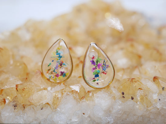Tiny flower confetti teardrop studs, real flower studs, pressed flower earrings, botanical earrings, terrarium studs, flower confetti