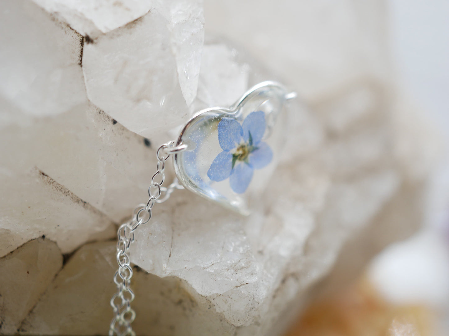 Forget me not heart necklace, gold heart jewelry, pressed flower heart necklace, dainty flower necklace, memorial flower jewelry, sterling
