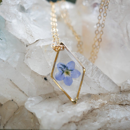 Forget me not necklace, dainty flower jewelry, myosotis necklace, pressed flower necklace, memorial flower jewelry