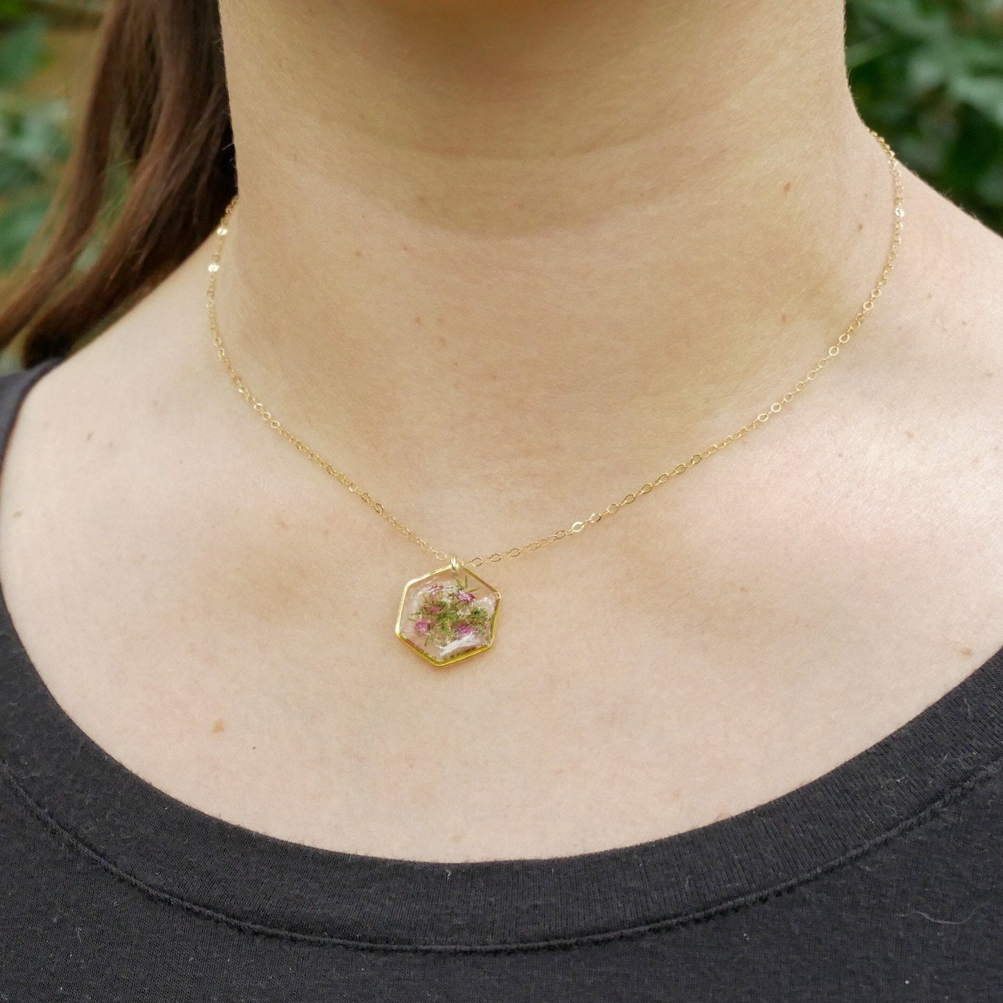 Pressed Heather dainty necklace, Flowers in resin, Botanical hexagon necklace, minimal flower, pressed flower jewelry