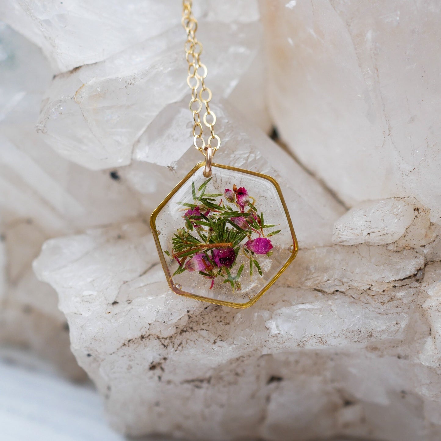 Pressed Heather dainty necklace, Flowers in resin, Botanical hexagon necklace, minimal flower, pressed flower jewelry