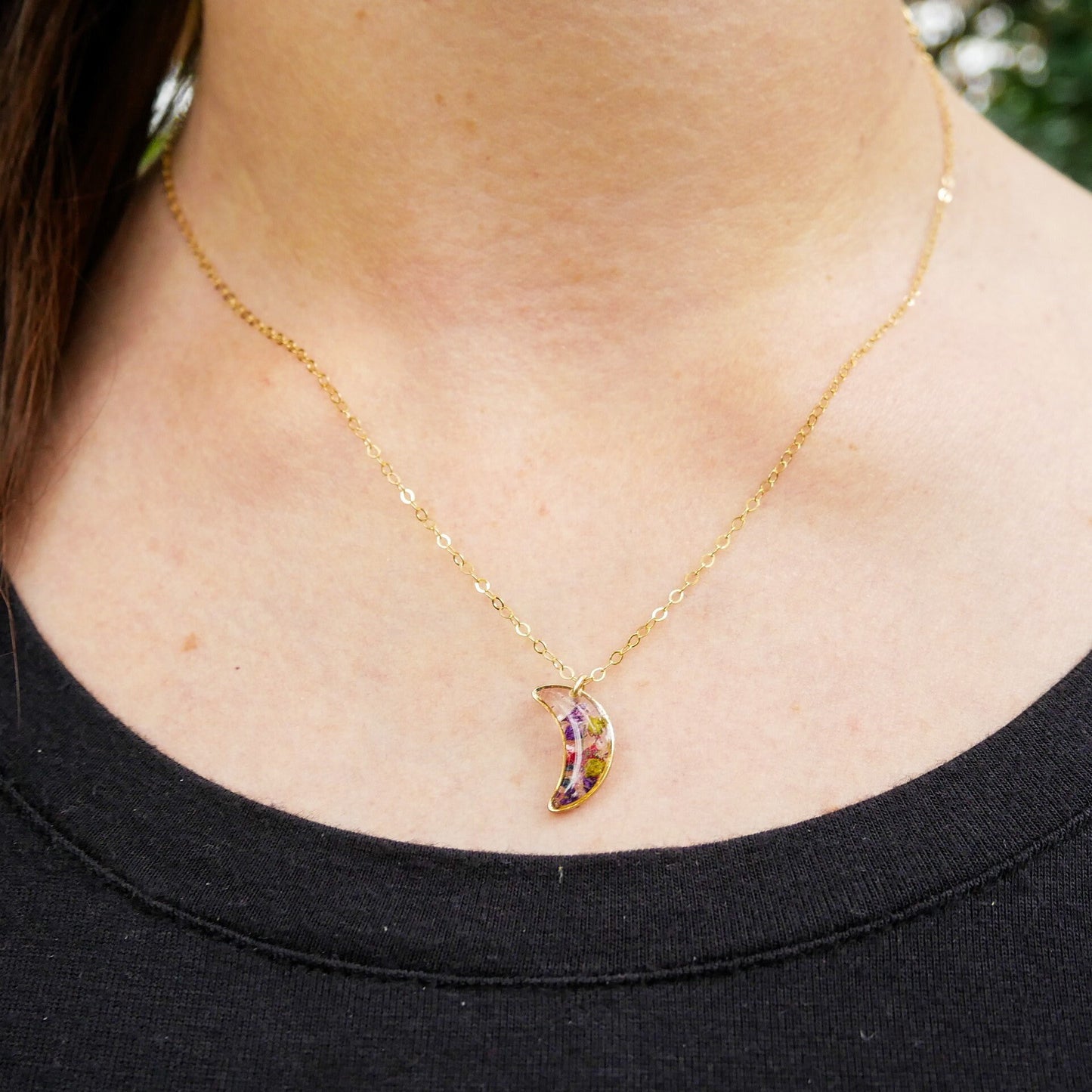 Tiny pressed flower crescent moon necklace, dainty flower jewelry, real flower jewelry, pressed flower necklace, dainty moon necklace