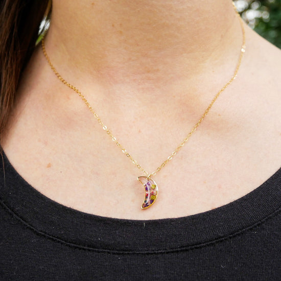 Tiny pressed flower crescent moon necklace, dainty flower jewelry, real flower jewelry, pressed flower necklace, dainty moon necklace