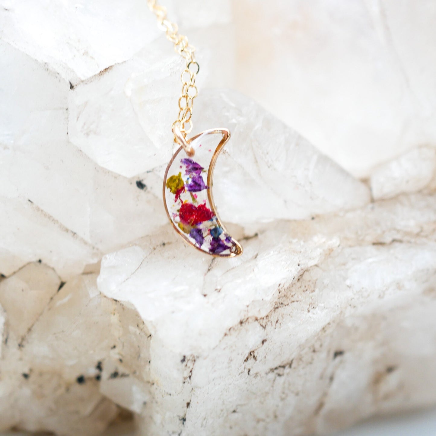 Tiny pressed flower crescent moon necklace, dainty flower jewelry, real flower jewelry, pressed flower necklace, dainty moon necklace