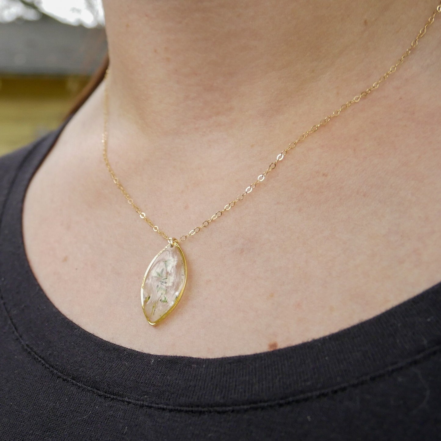 Tiny Babys Breath Necklace, Real flower necklace, Pressed flower jewelry, Bridal flower necklace, Botanical jewelry, gypsophila necklace