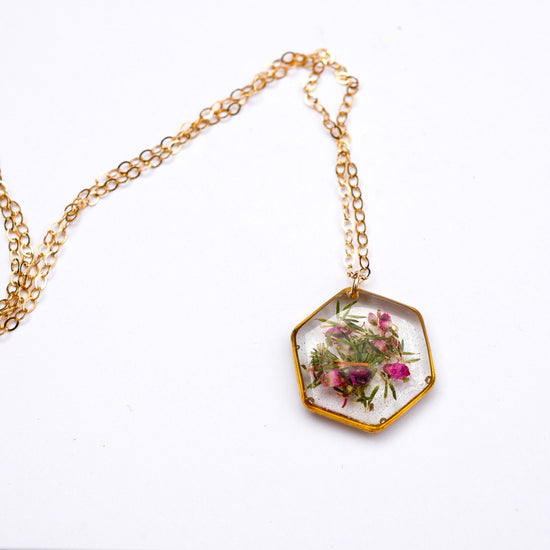 Pressed Heather dainty necklace, Flowers in resin, Botanical hexagon necklace, minimal flower, pressed flower jewelry