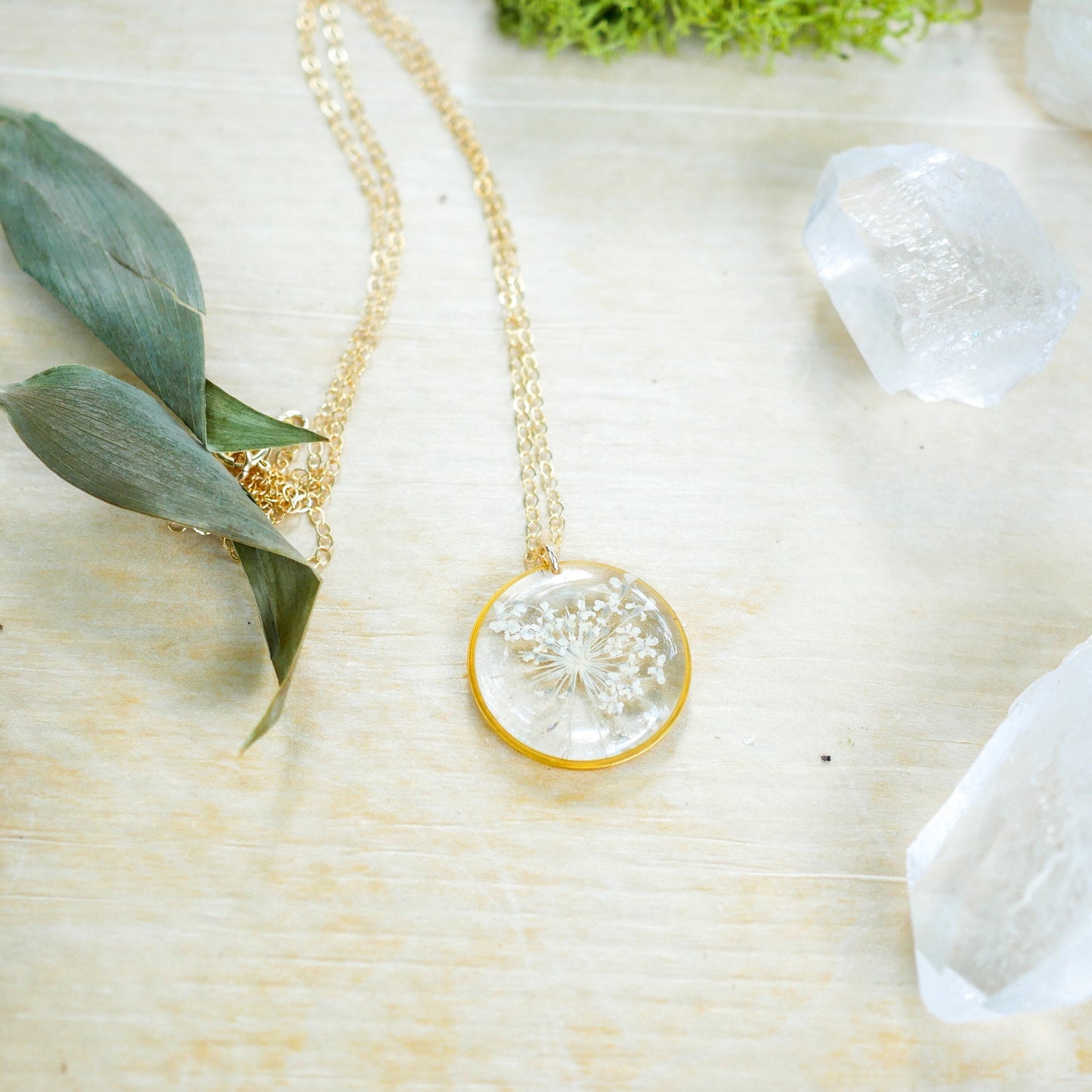 Queen Annes Lace necklace, Pressed flower jewelry, Wedding flower necklace, Dainty flower necklace, gold fill flower, botanical jewelry