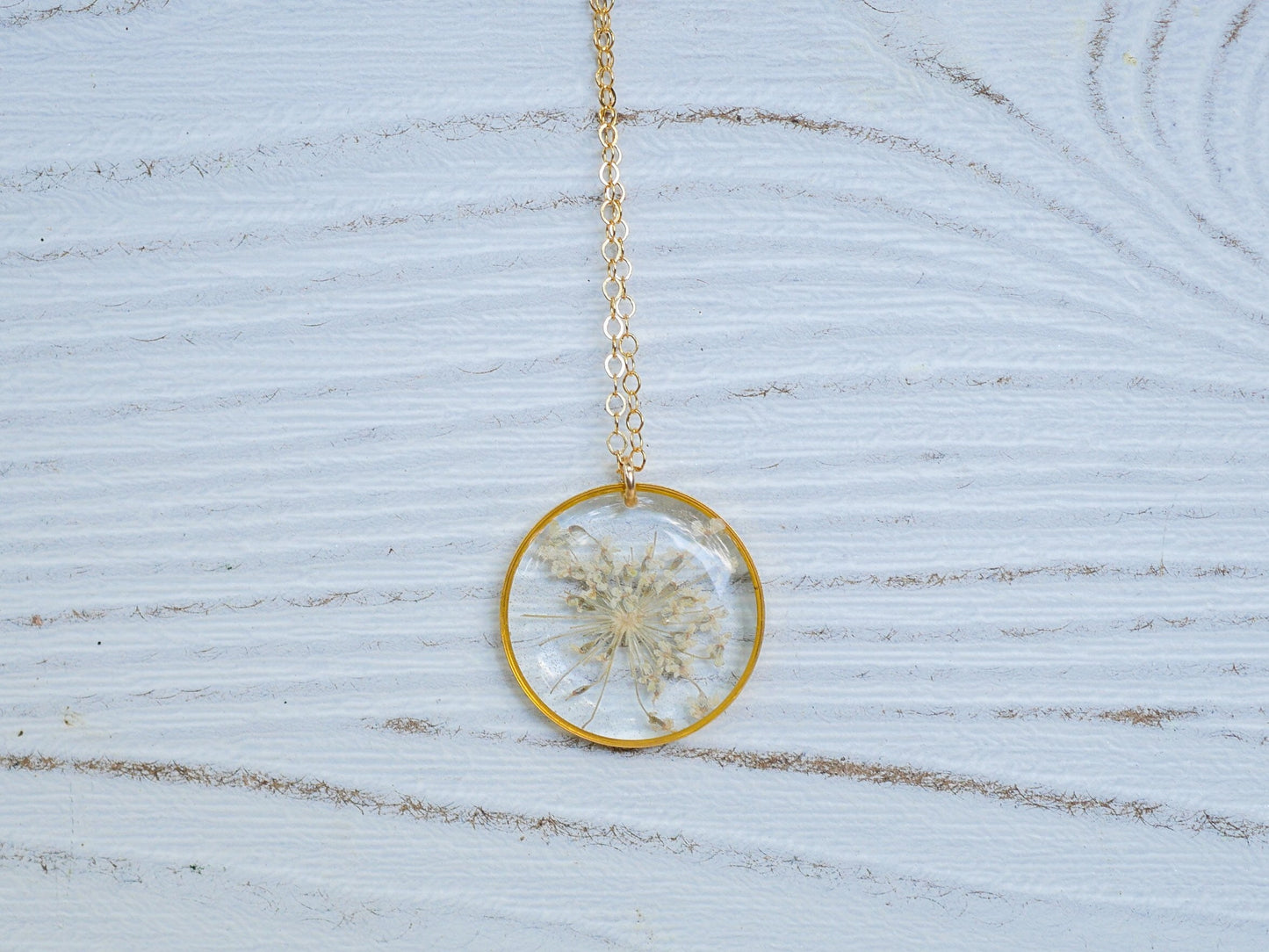 Queen Annes Lace necklace, Pressed flower jewelry, Wedding flower necklace, Dainty flower necklace, gold fill flower, botanical jewelry