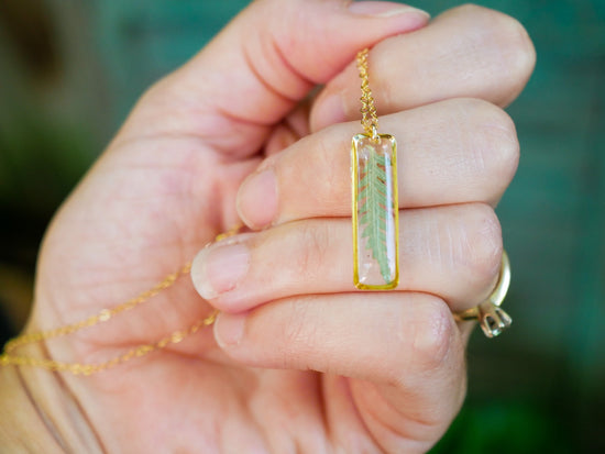 Dainty pressed Fern Leaf Necklace, Vertical Bar Necklace, Pressed fern jewelry, ellipse necklace, nature gift, terrarium necklace