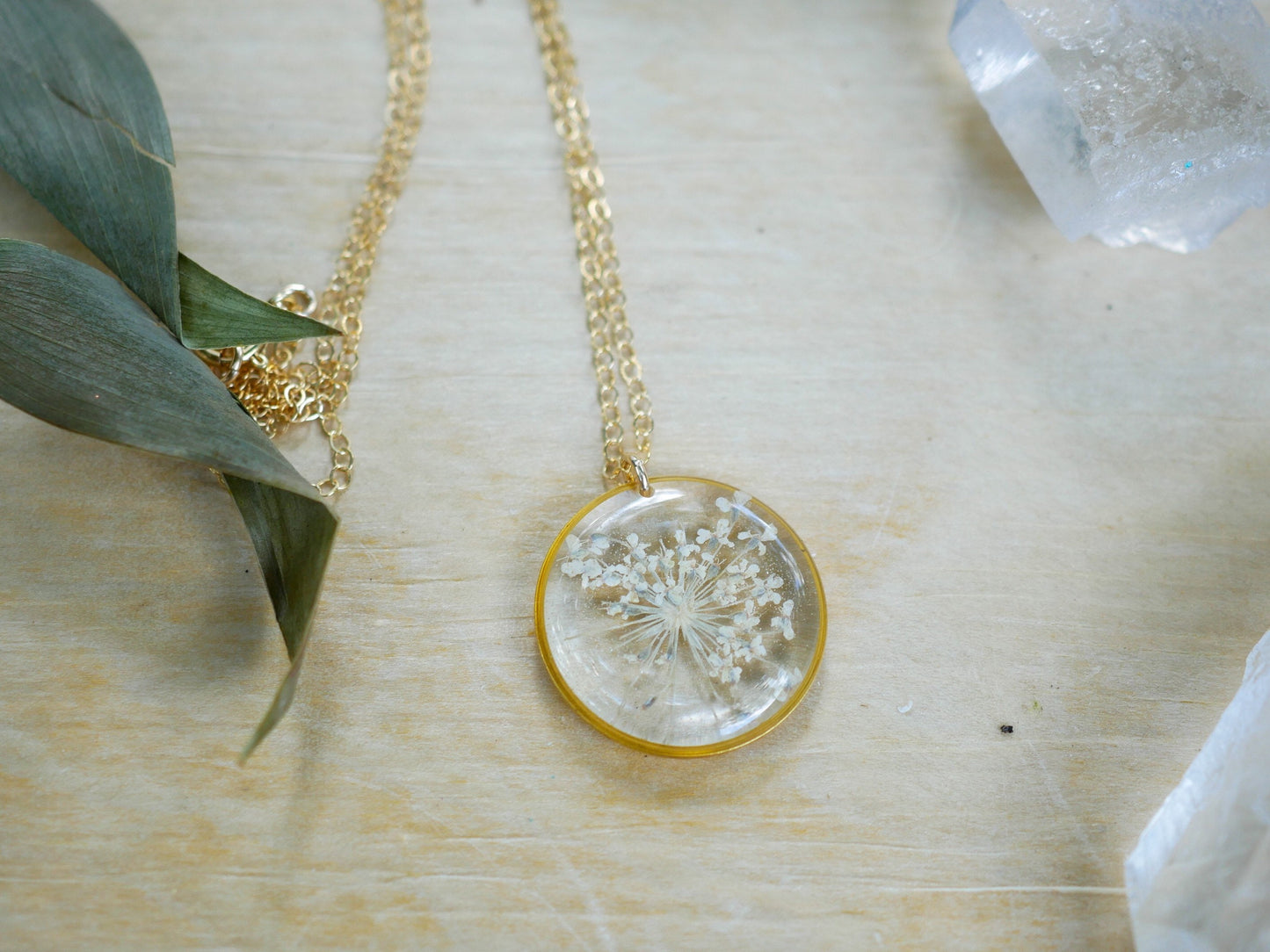 Queen Annes Lace necklace, Pressed flower jewelry, Wedding flower necklace, Dainty flower necklace, gold fill flower, botanical jewelry