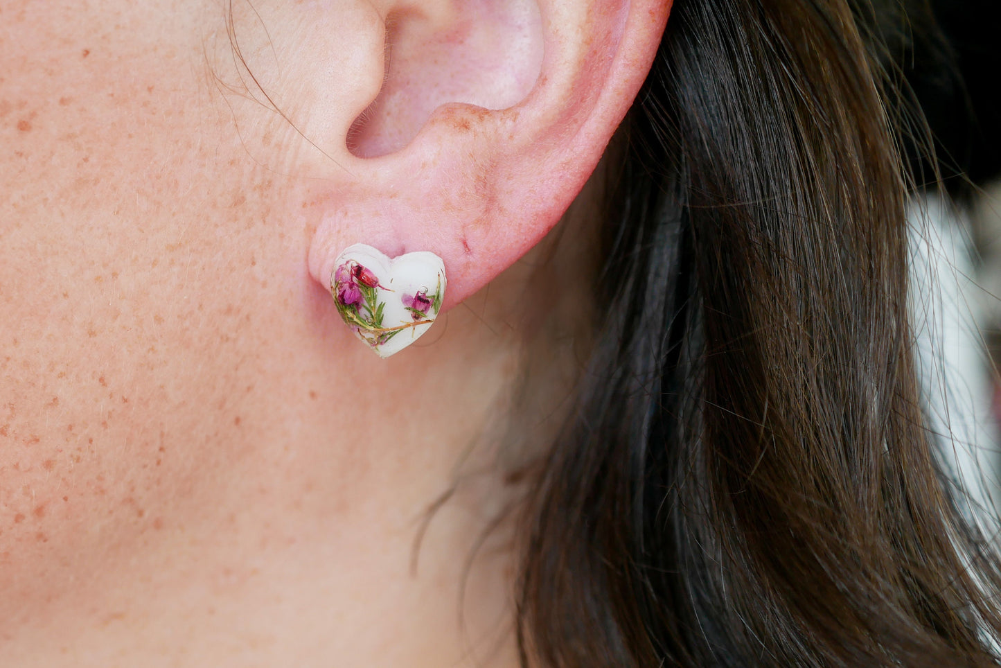 Pressed flower heart stud earrings, queen annes lace  flower earrings, botanical studs, black and white stud earrings