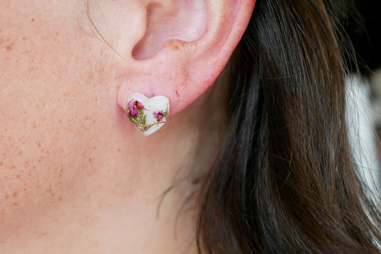 Pressed flower heart stud earrings, queen annes lace  flower earrings, botanical studs, black and white stud earrings
