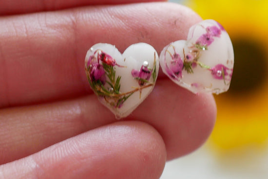 Pressed flower heart stud earrings, heather flower earrings, botanical studs, valentines