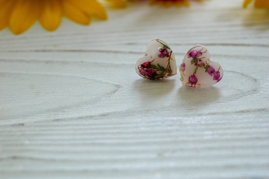 Pressed flower heart stud earrings, heather flower earrings, botanical studs, valentines