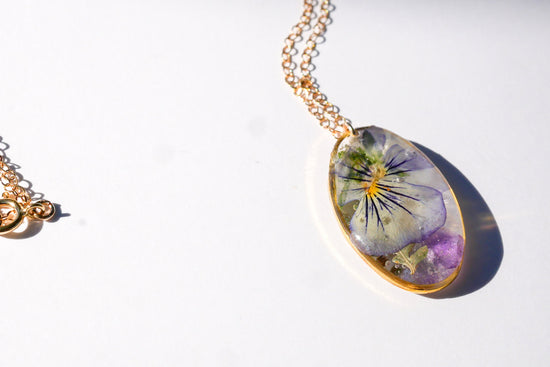 February birth month necklace, pressed birth flower jewelry, birthstone jewelry, pressed violet and amethyst necklace